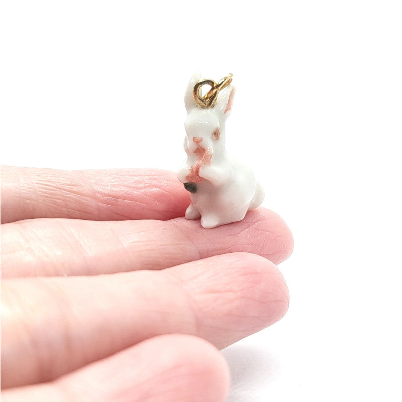 Carrot-loving Rabbit Necklace