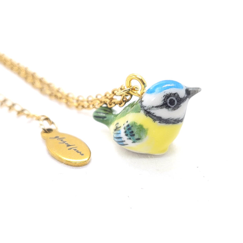 If you love songbirds, this beautiful Blue Tit necklace is perfect for you! Or get it as a gift for a bird enthusiast! Comes with a stainless steel or an 18K gold-plated cable chain. Blue Tit pendant is 13mm tall, 20mm long.